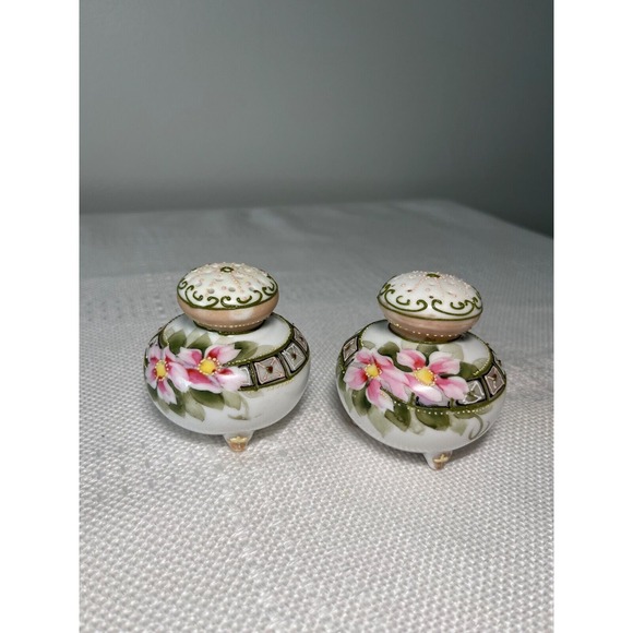 VTG Nippon‎ Japanese Porcelain Hand Painted Salt and Pepper Shakers - Picture 1 of 6
